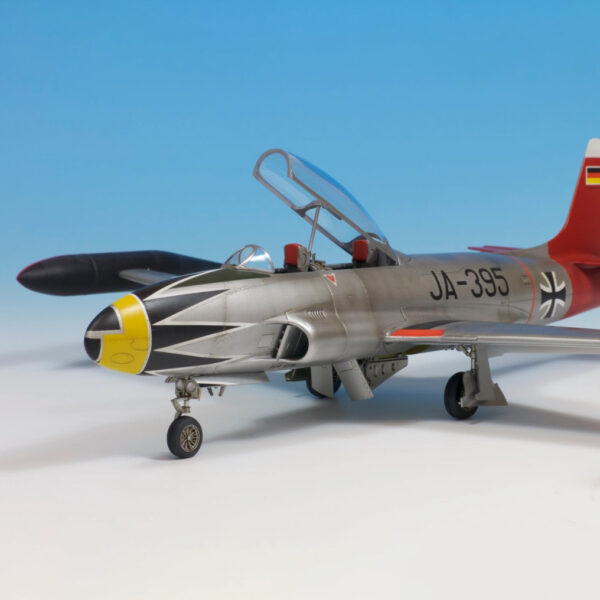 T-33A SHOOTING STAR EARLY VERSION 1/48 - Imagen 8